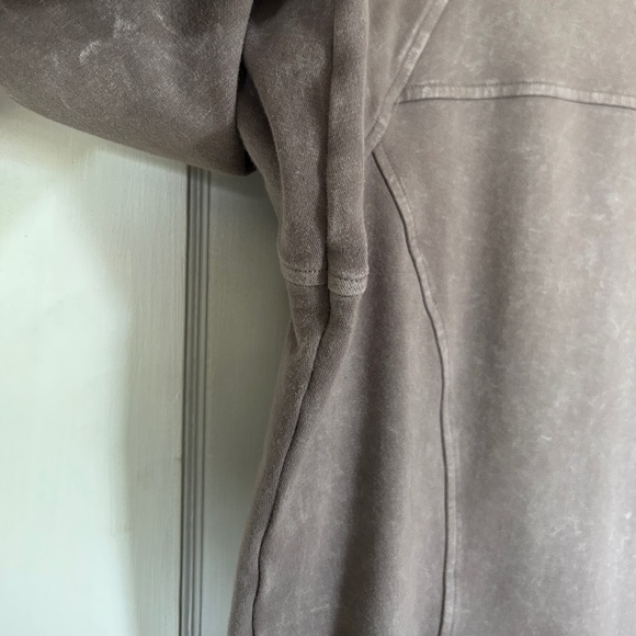 Lululemon Scuba Crewneck Pullover - Picture 4 of 4